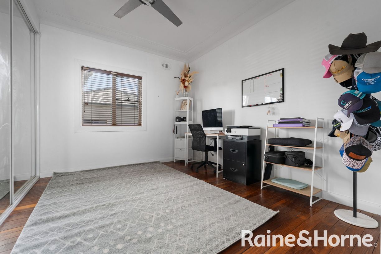 145 Binnia Street — photo 8 of 18
