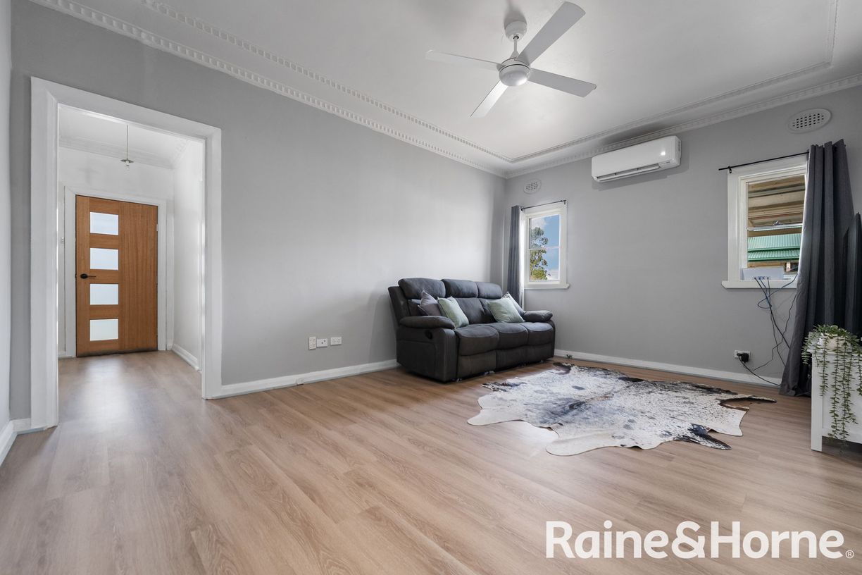 145 Binnia Street — photo 5 of 18