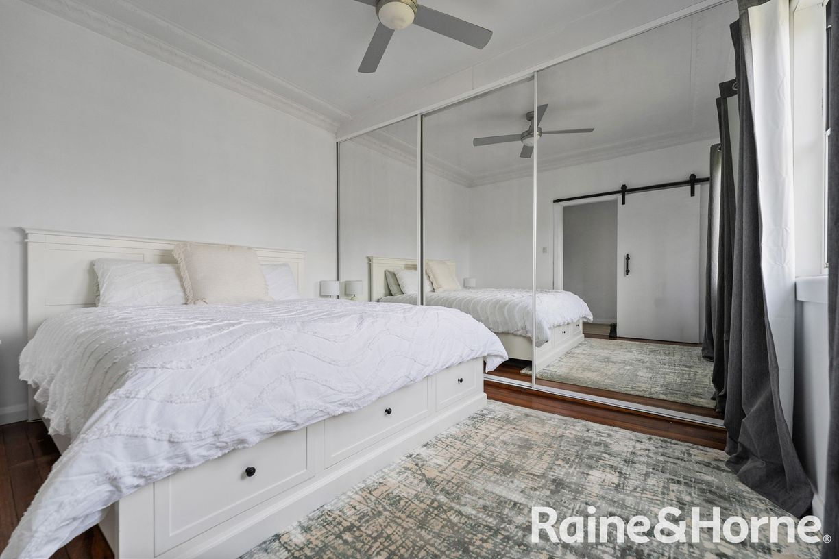 145 Binnia Street — photo 7 of 18
