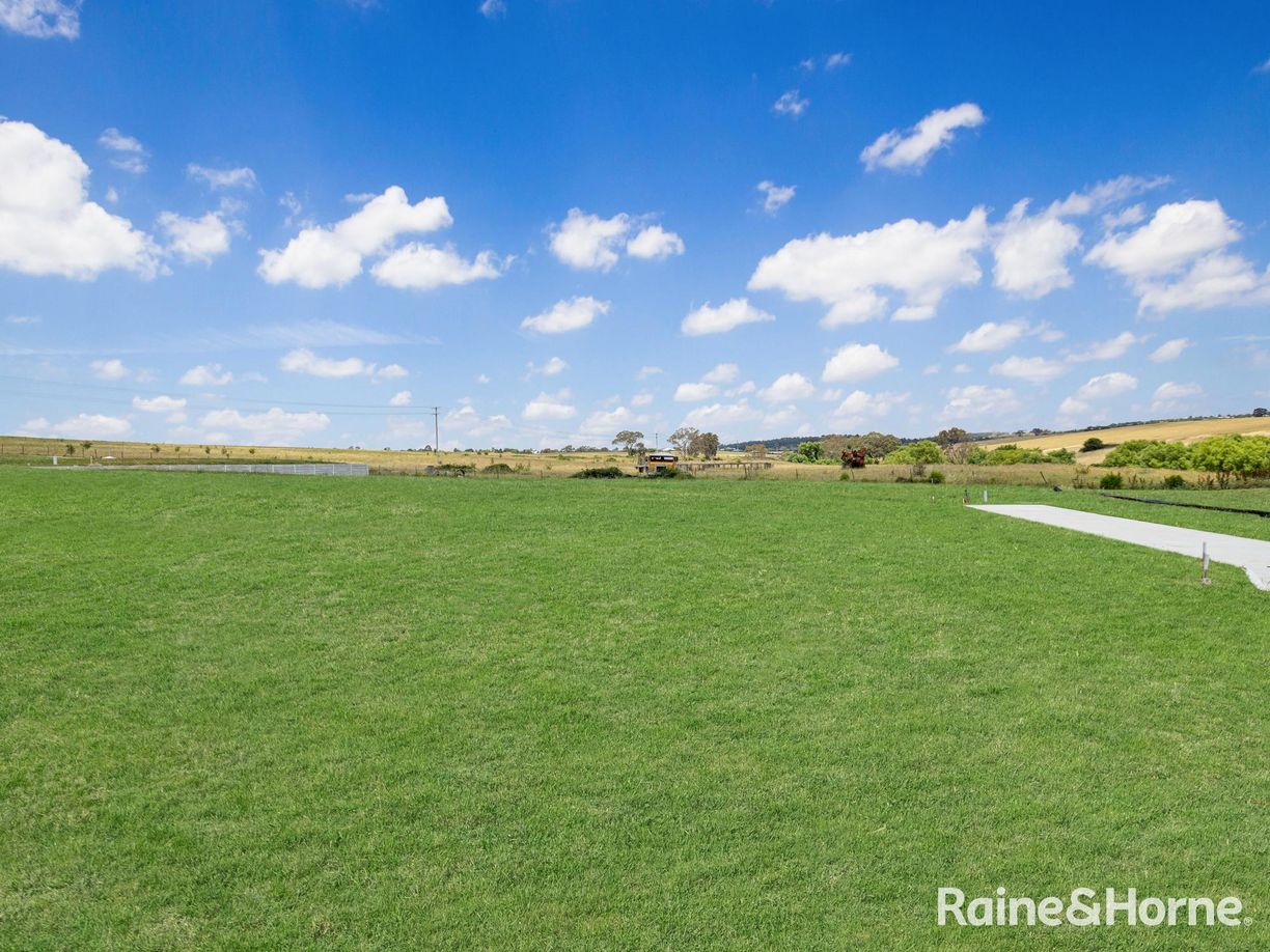 27 Campbell Close — photo from Raine & Horne