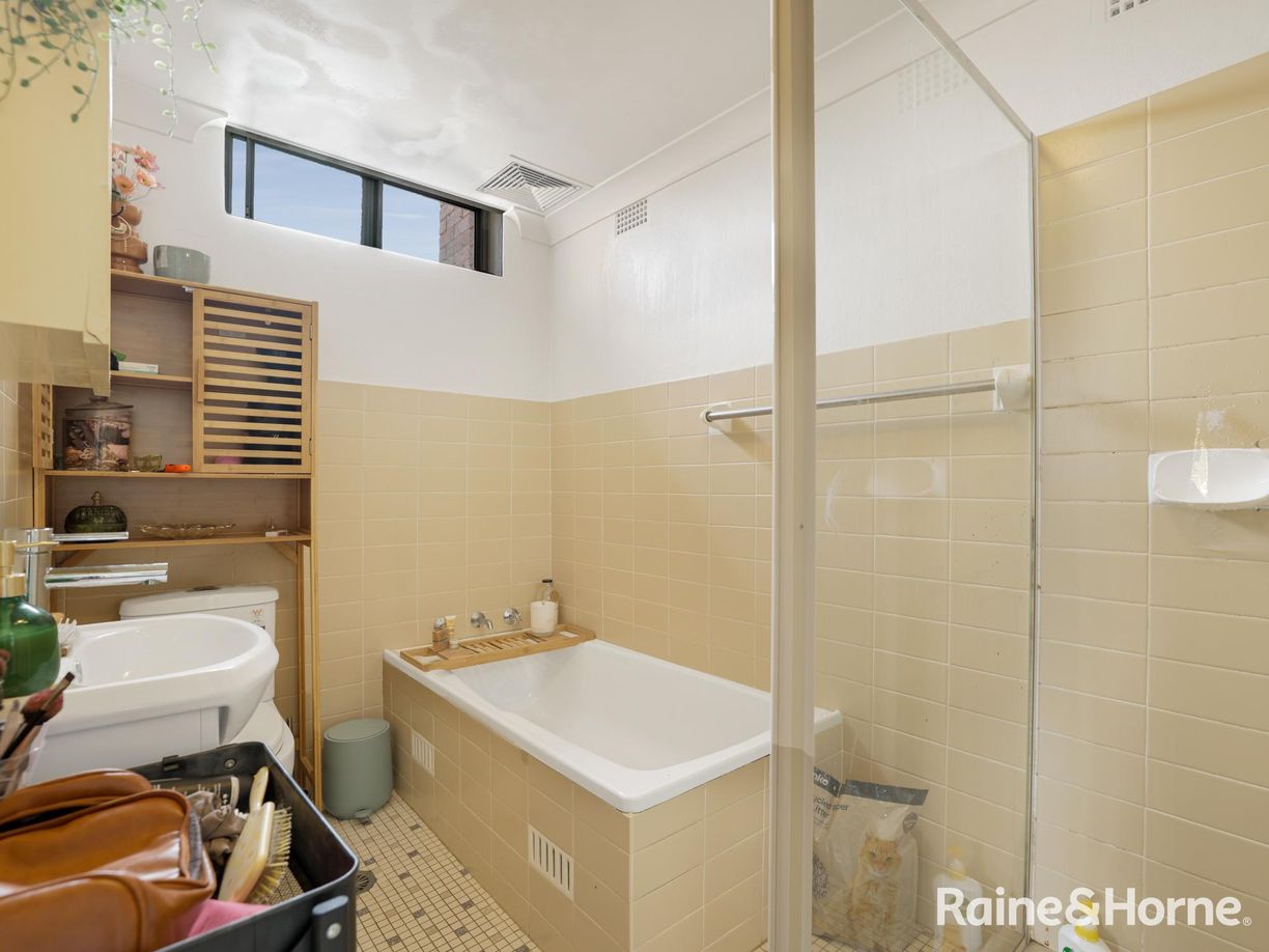 2/67 Piper Street — photo 3 of 9