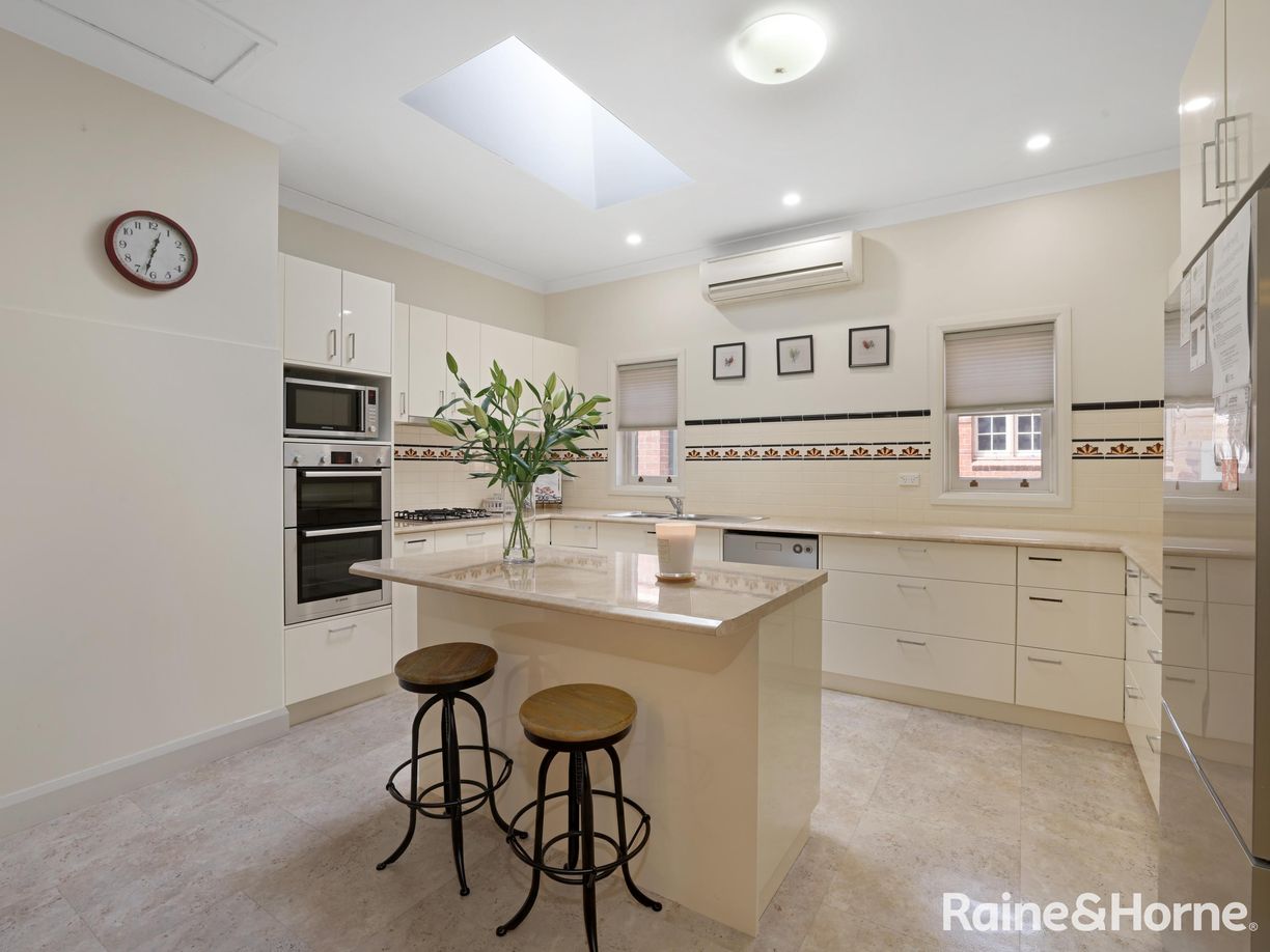 158a Rocket Street — photo 8 of 27