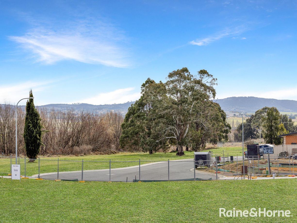 28 Campbell Close — photo 6 of 7