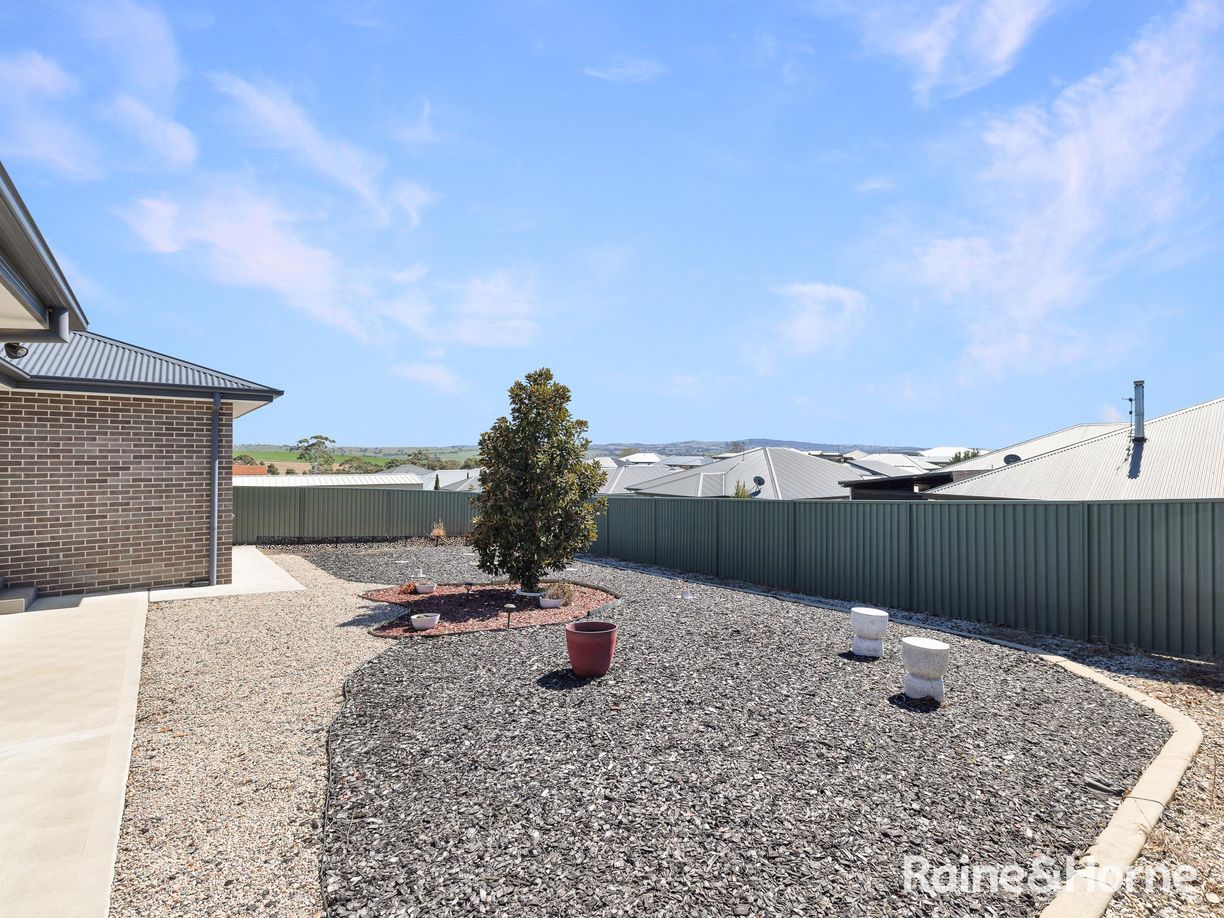 11 Twynam Avenue — photo 18 of 22