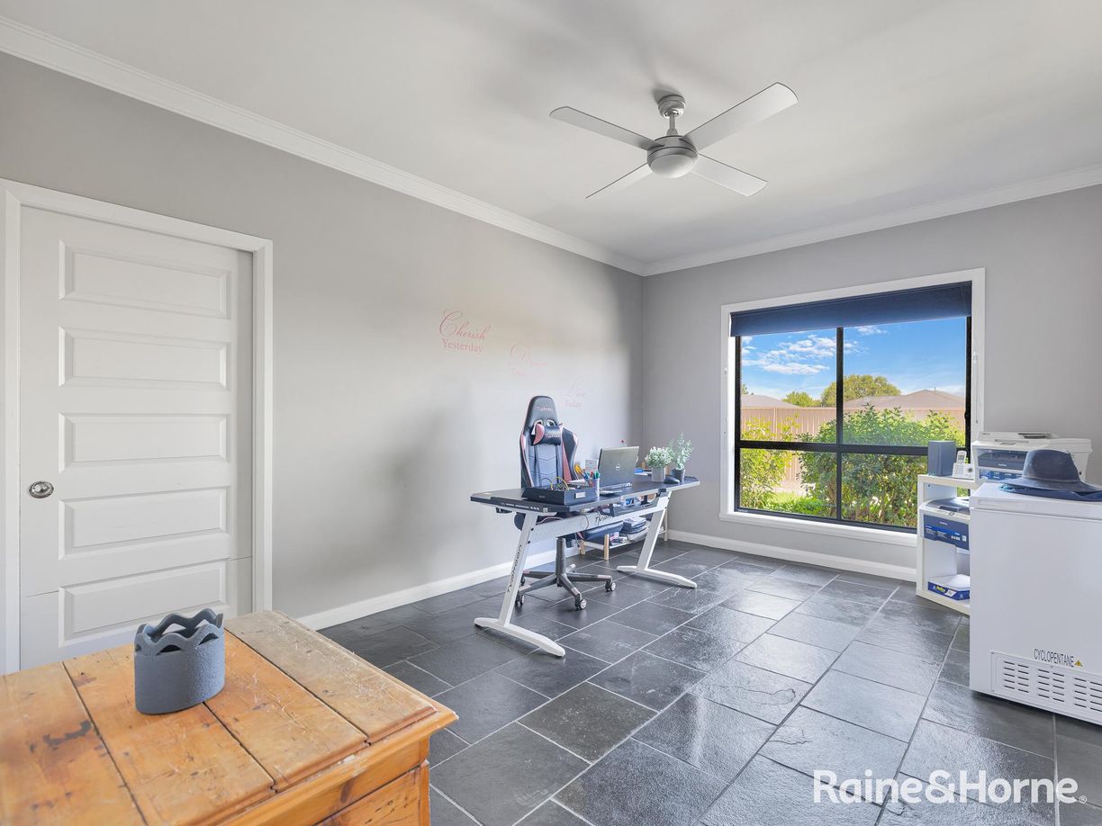 11 Willott Close — photo 18 of 30