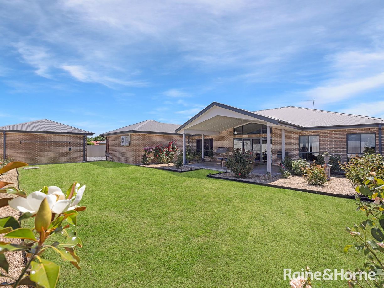 11 Willott Close — photo from Raine & Horne