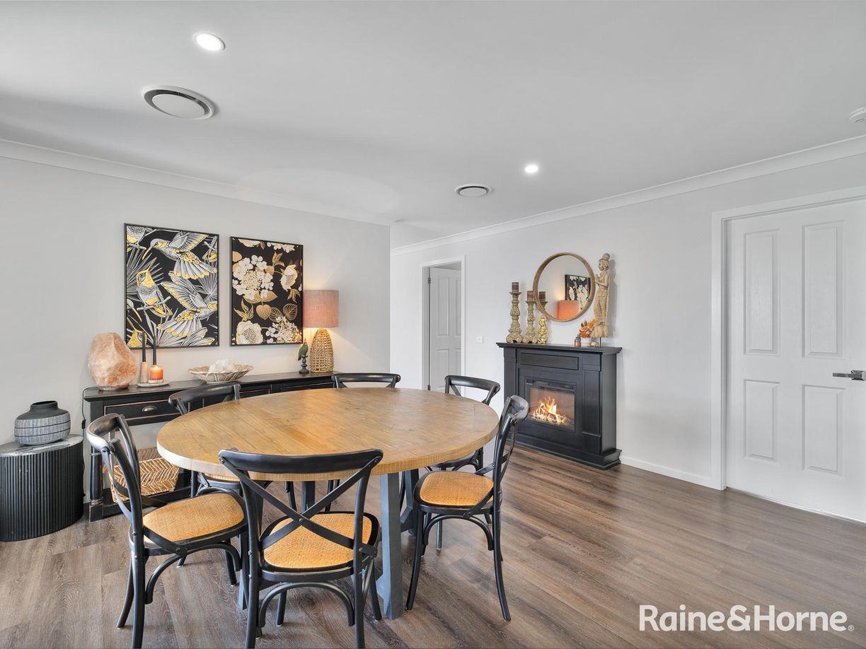135 Hughes Street — photo 5 of 28