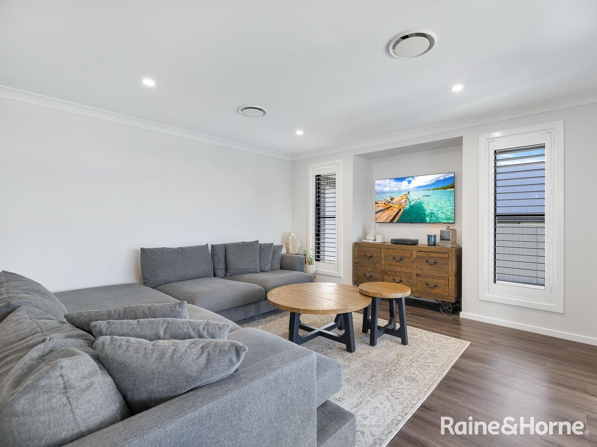 135 Hughes Street — photo 7 of 28