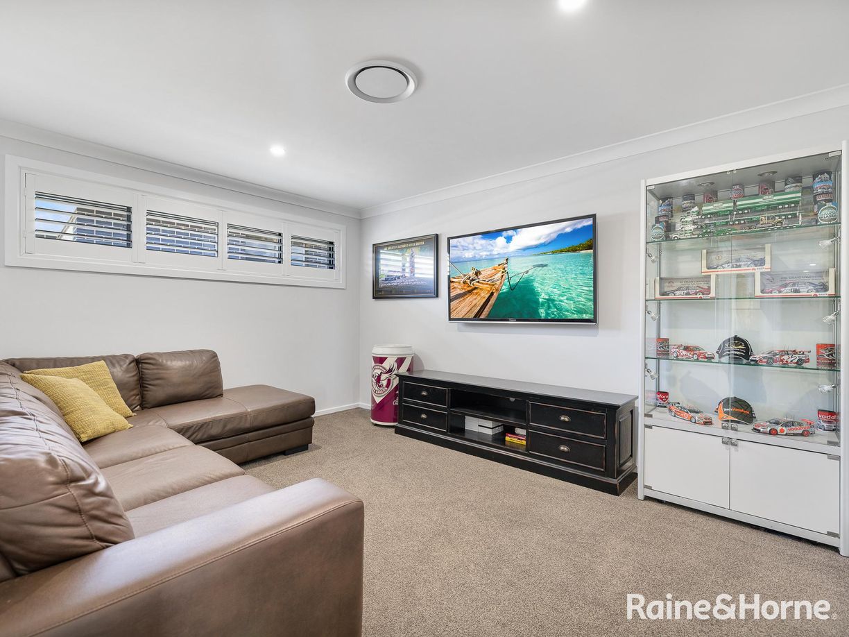 135 Hughes Street — photo 9 of 28