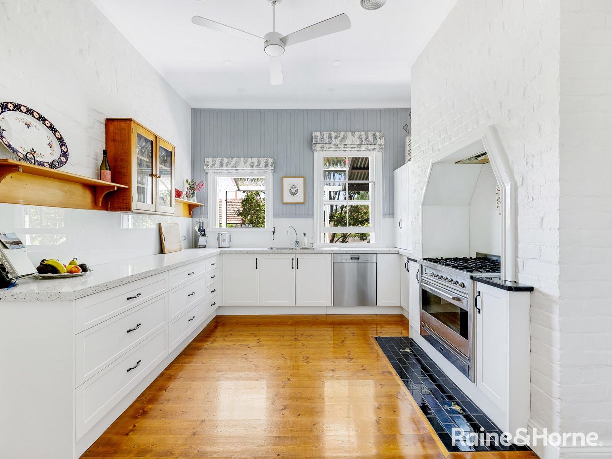 251 Keppel Street — photo 6 of 30