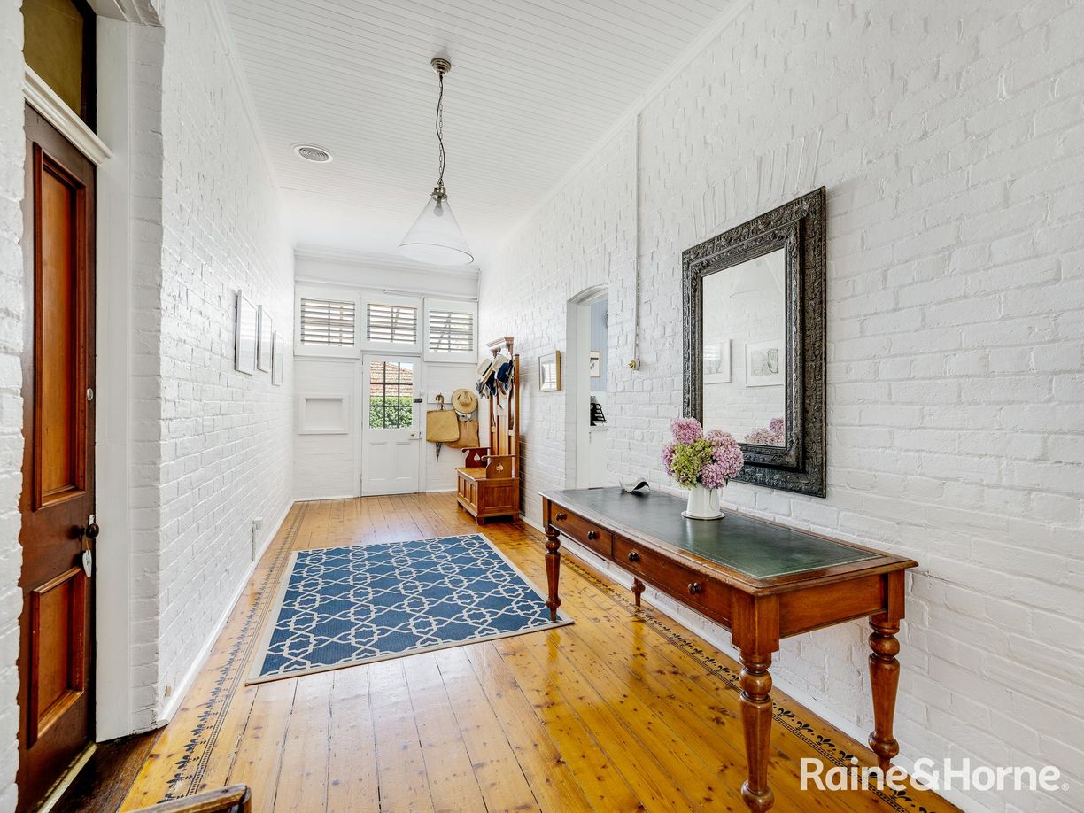251 Keppel Street — photo 10 of 30