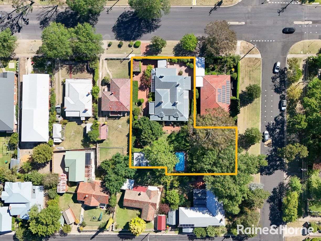 251 Keppel Street — photo 3 of 30