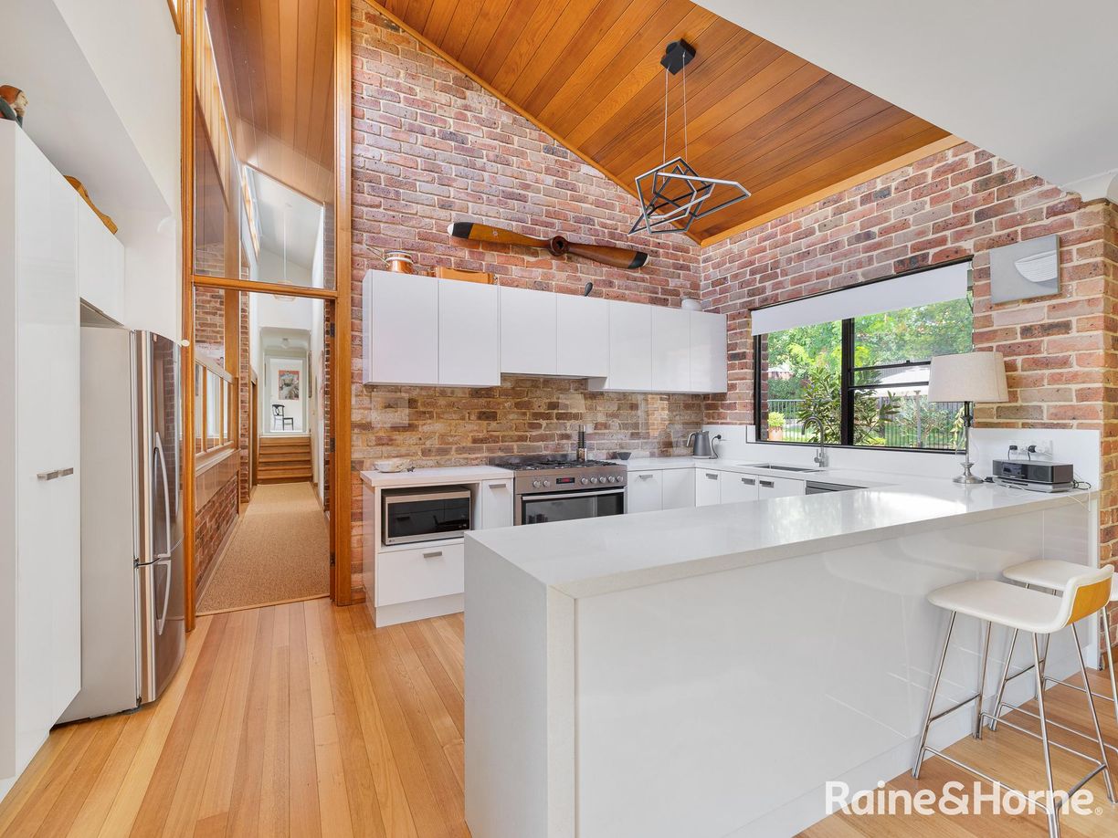 316 Russell Street — photo 6 of 22