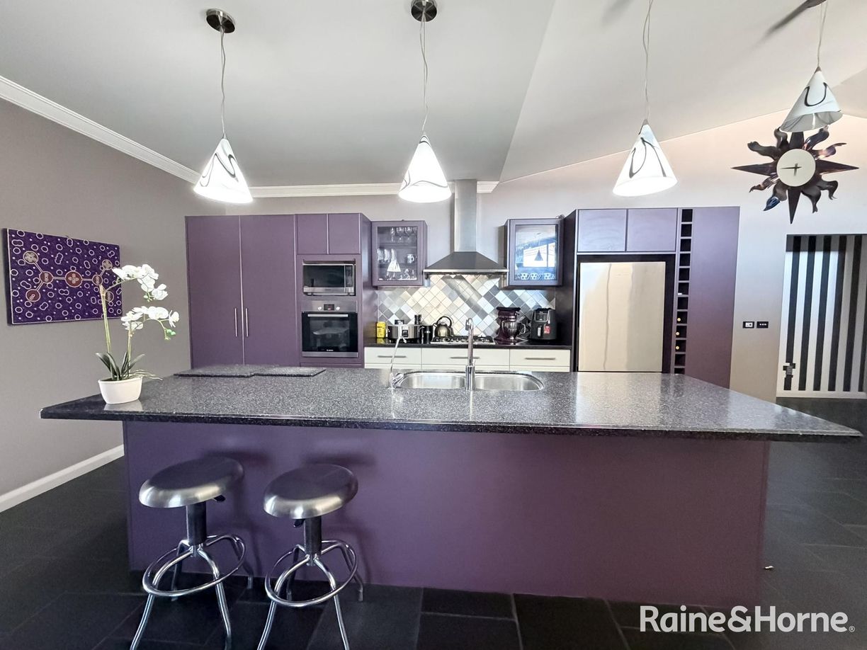 11 Willott Close — photo 7 of 30