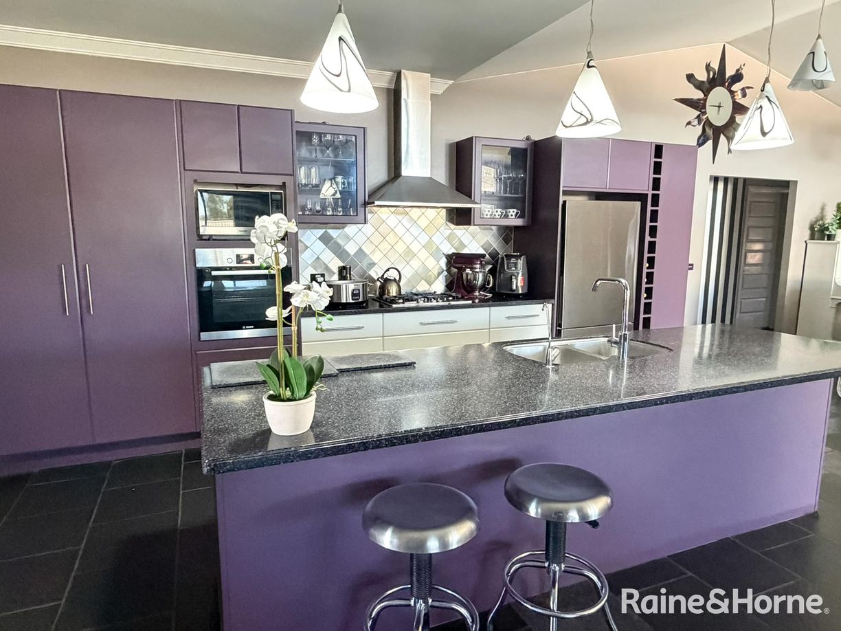 11 Willott Close — photo 8 of 30