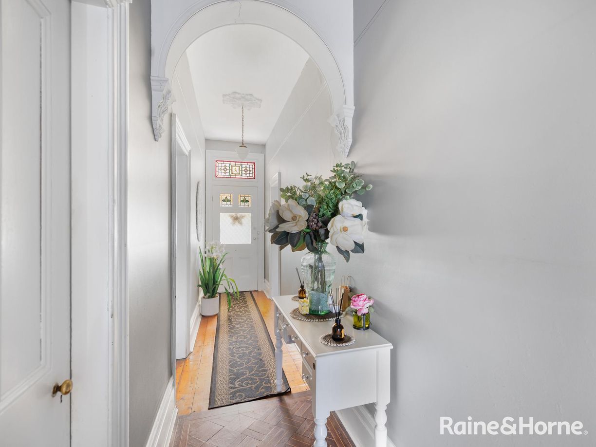 112 Peel Street — photo 8 of 25