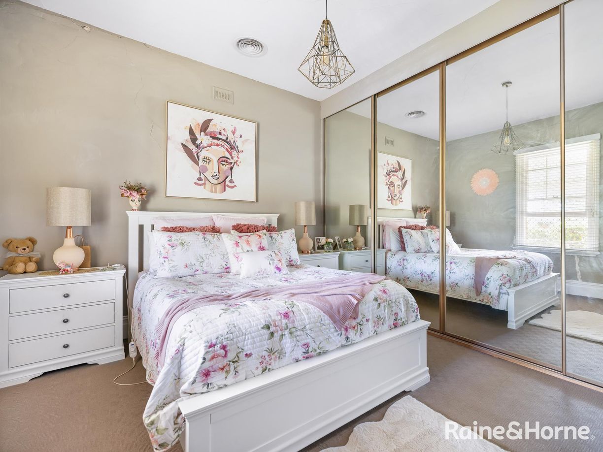 112 Peel Street — photo 10 of 25