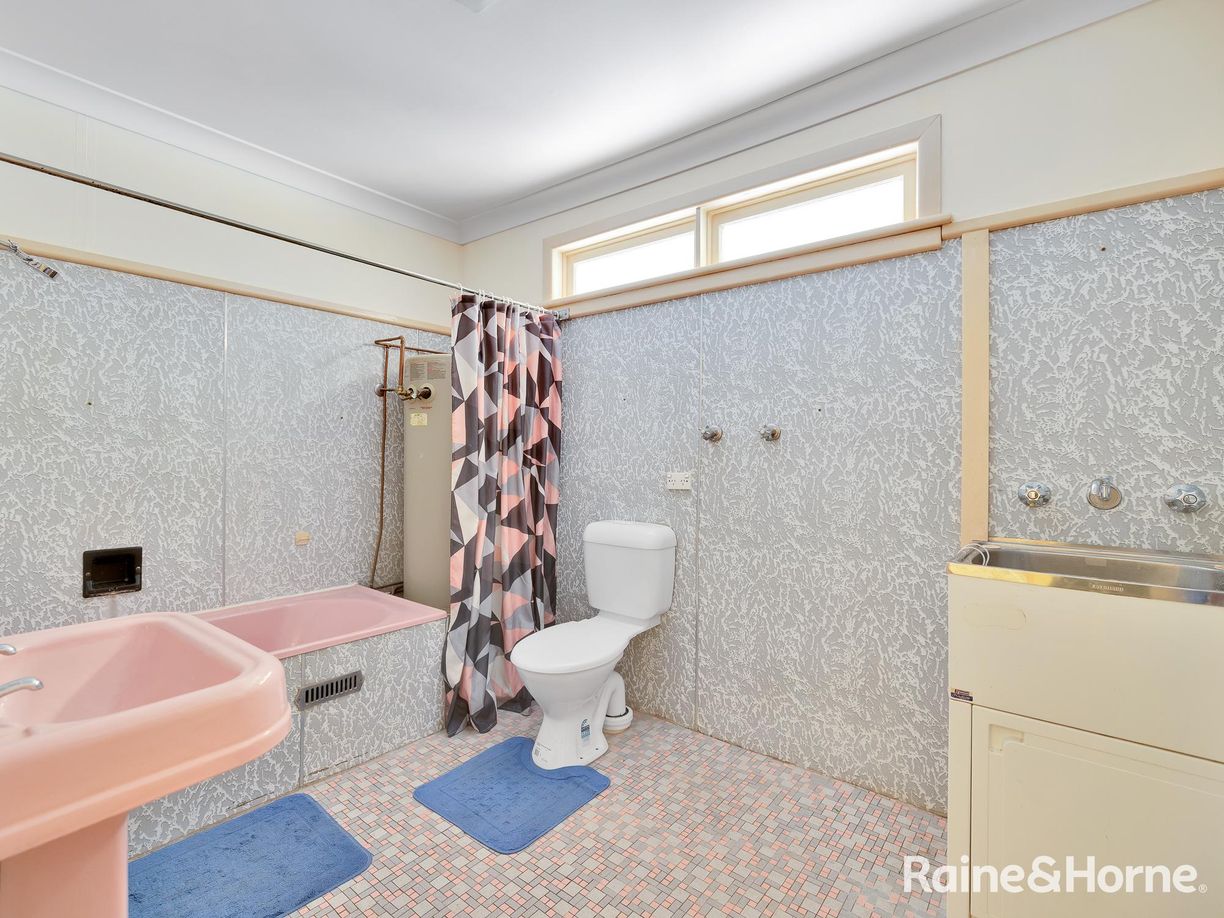 33 Denison Street — photo 10 of 19