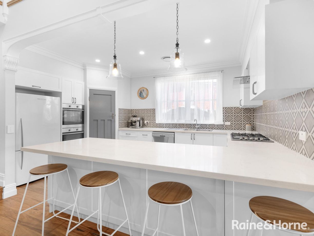 250 Peel Street — photo 3 of 23