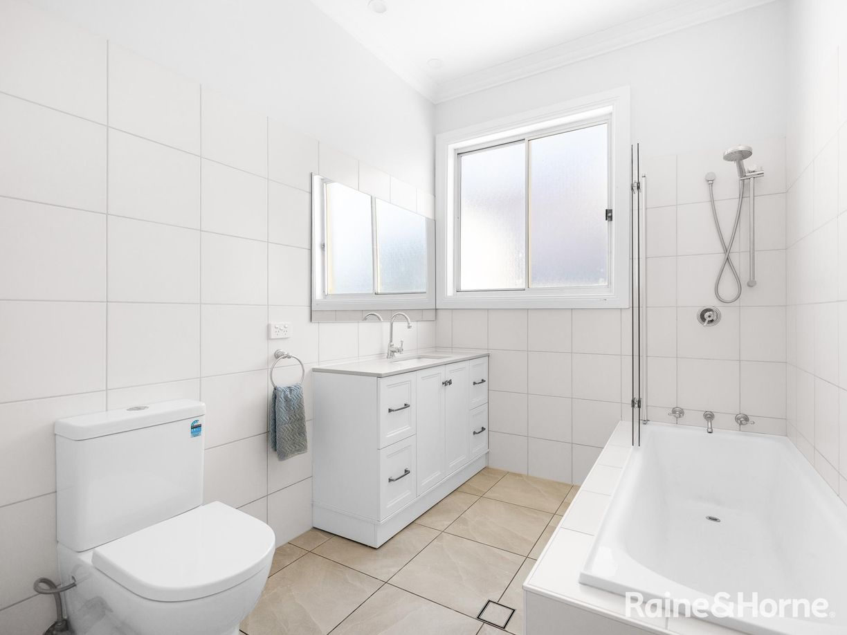 250 Peel Street — photo 16 of 23