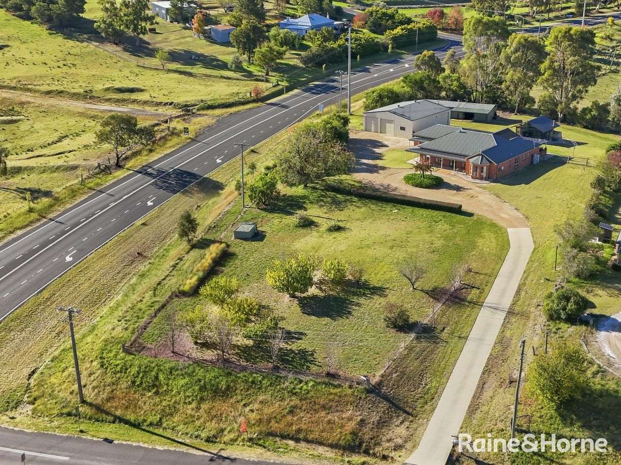 6 Mclennan Close — photo from Raine & Horne