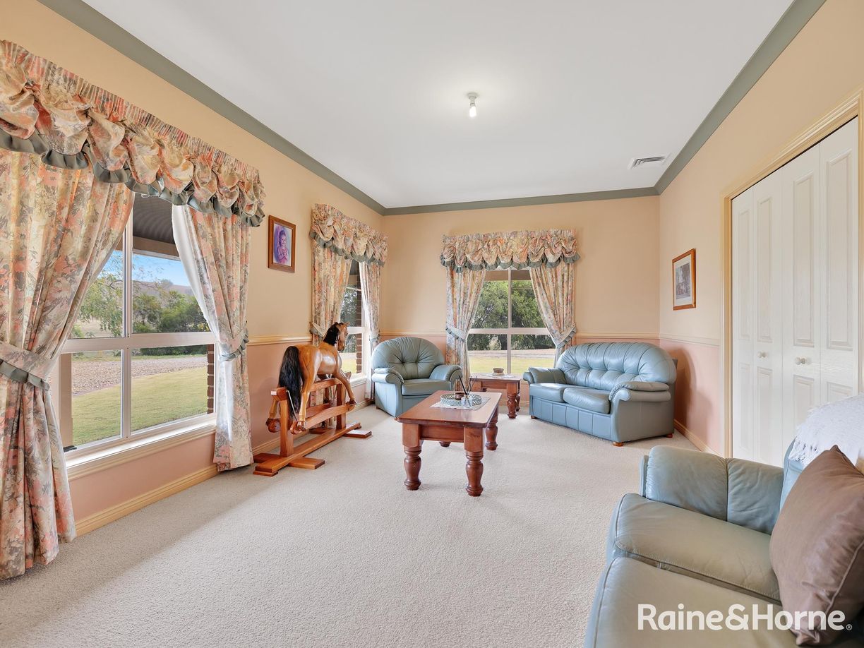 6 Mclennan Close — photo 8 of 28