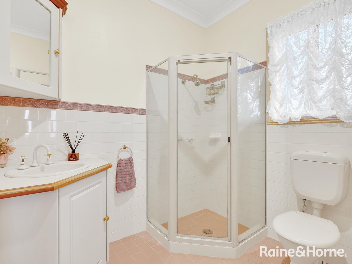 6 Mclennan Close — photo 11 of 28