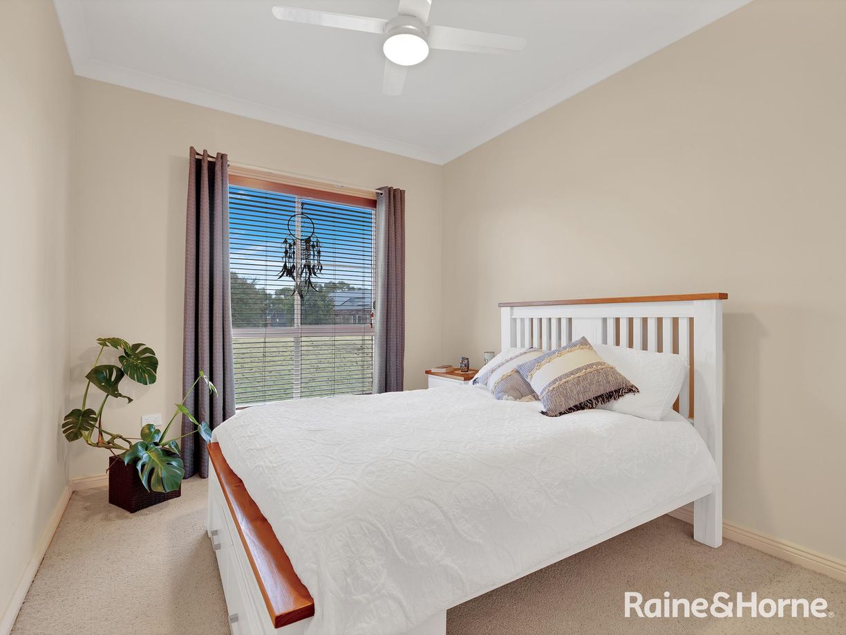 6 Mclennan Close — photo 12 of 28