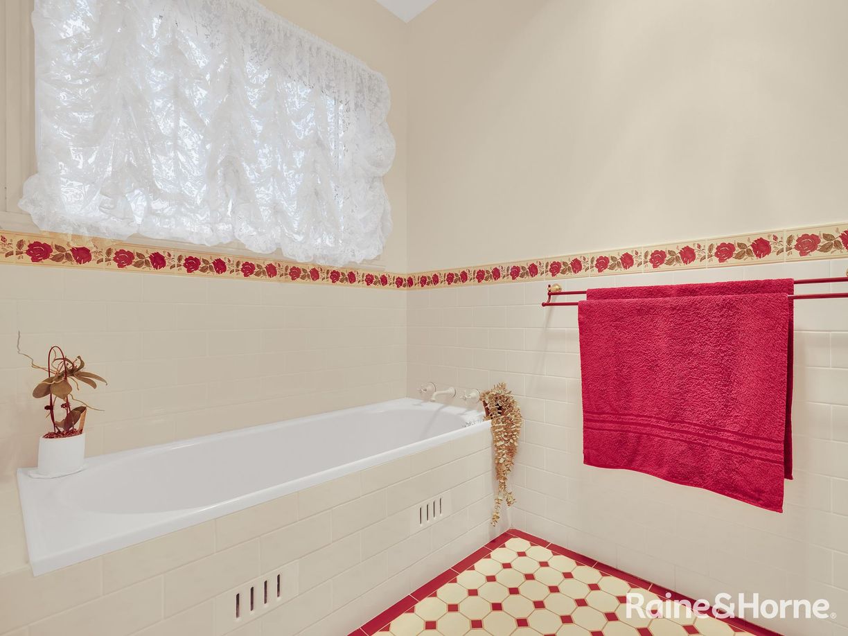 6 Mclennan Close — photo 16 of 28