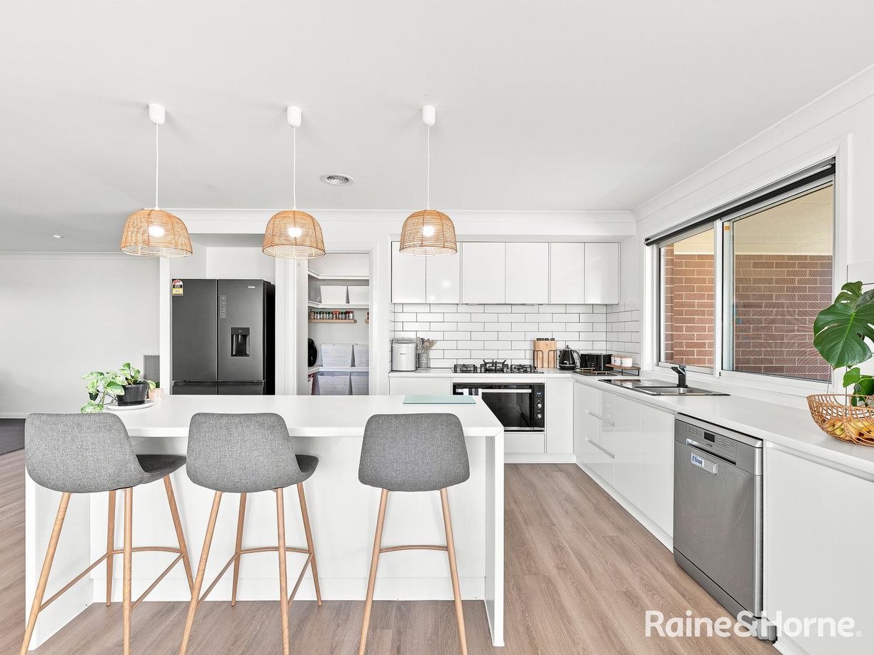 14 Maxwell Drive — photo 3 of 20