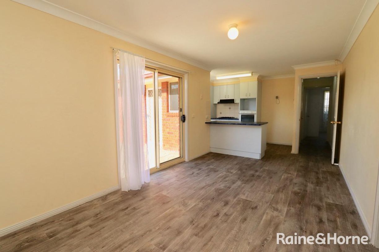 5 Noble Place — photo 3 of 12
