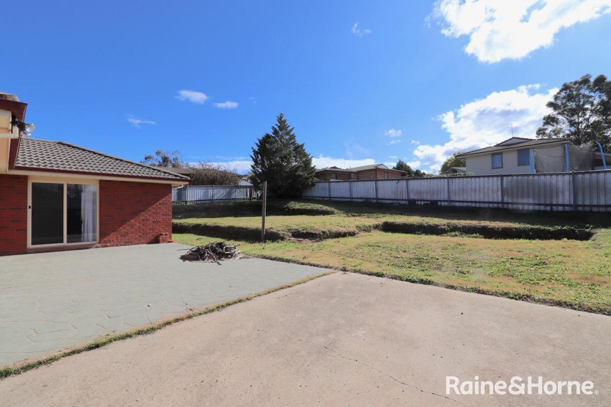 5 Noble Place — photo 10 of 12