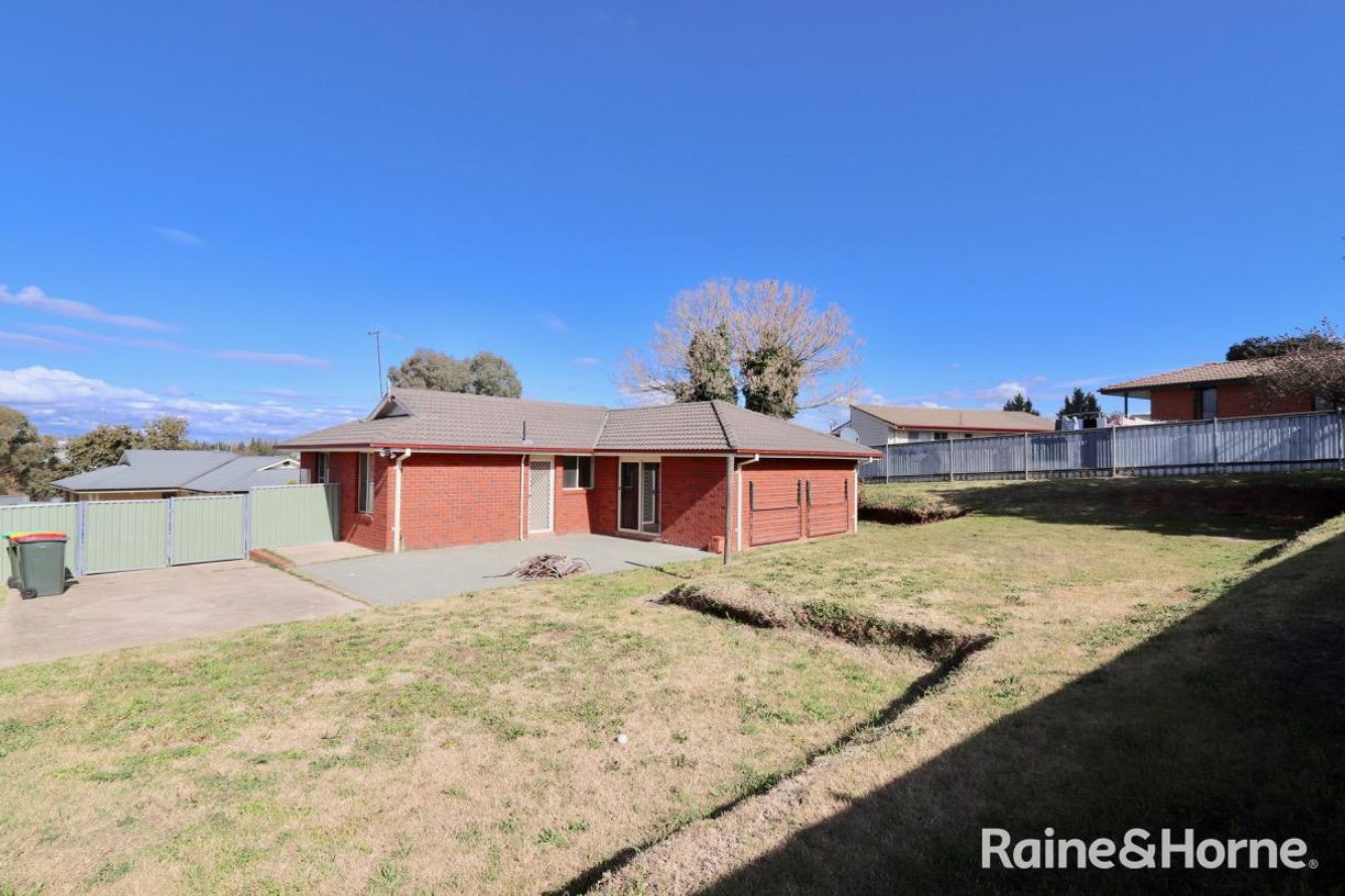 5 Noble Place — photo 11 of 12