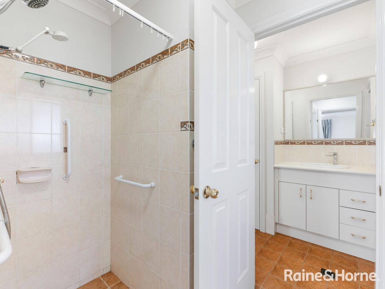 7 Huntingdale Close — photo 8 of 18