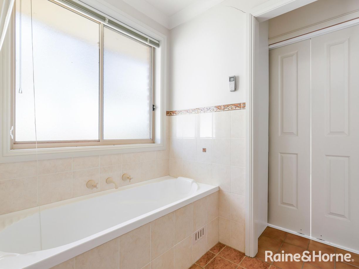 7 Huntingdale Close — photo 9 of 18