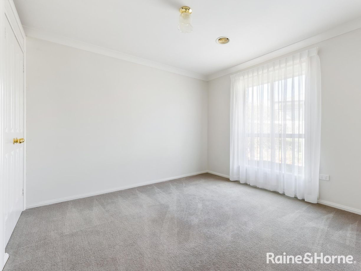 7 Huntingdale Close — photo 10 of 18
