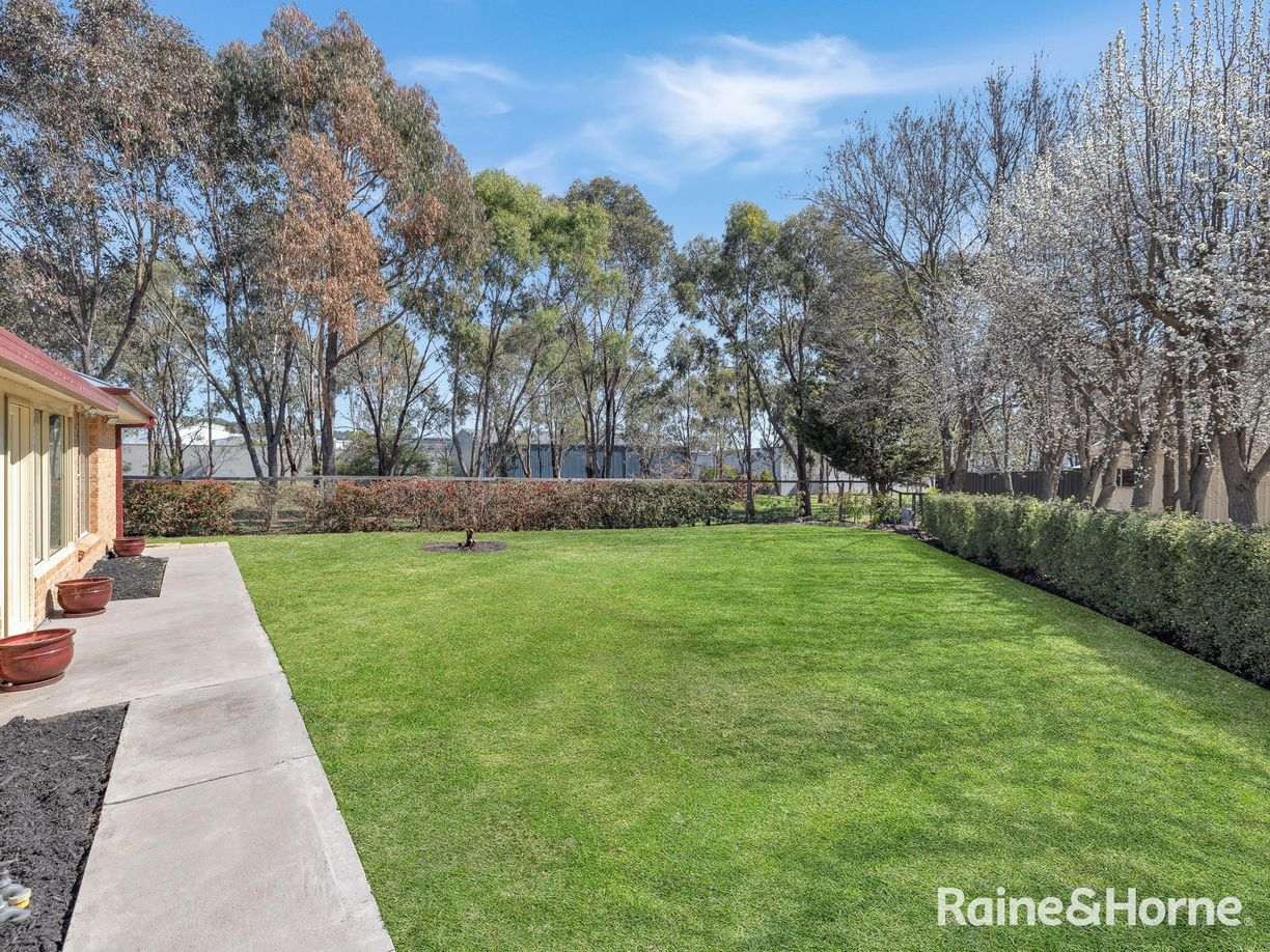 7 Huntingdale Close — photo 13 of 18