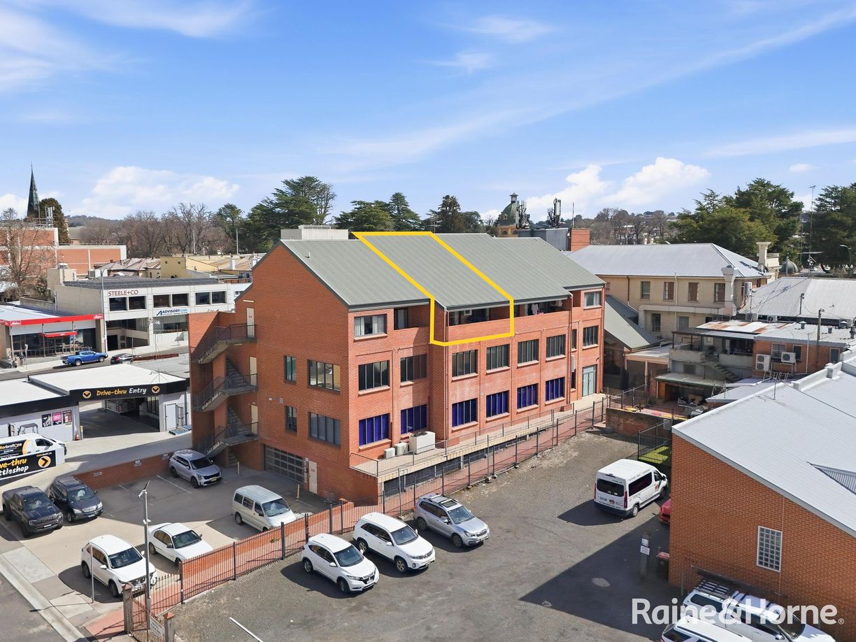 8/108 William Street — photo from Raine & Horne