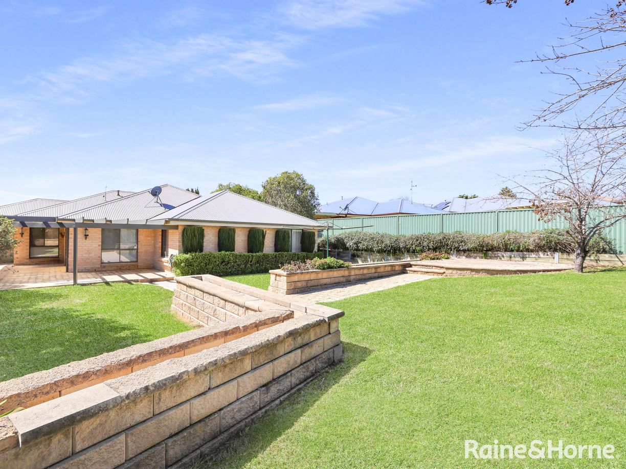 18 Tandora Street — photo 19 of 23