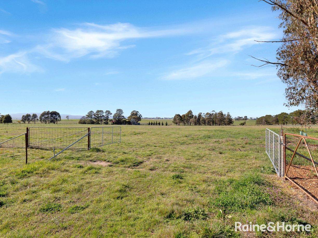 366 Limekilns Road — photo 8 of 10