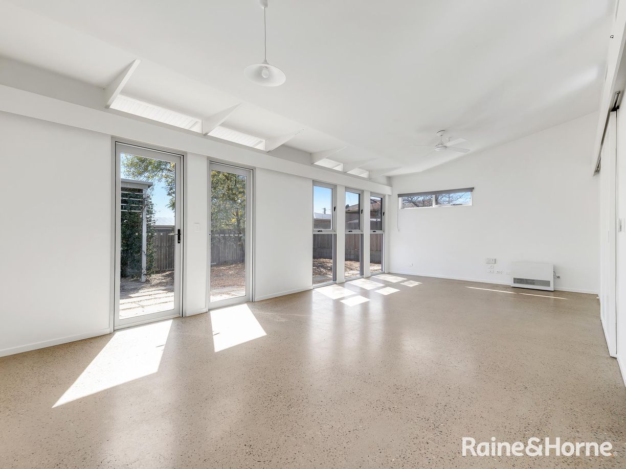 18B Eugenie Street — photo 2 of 19