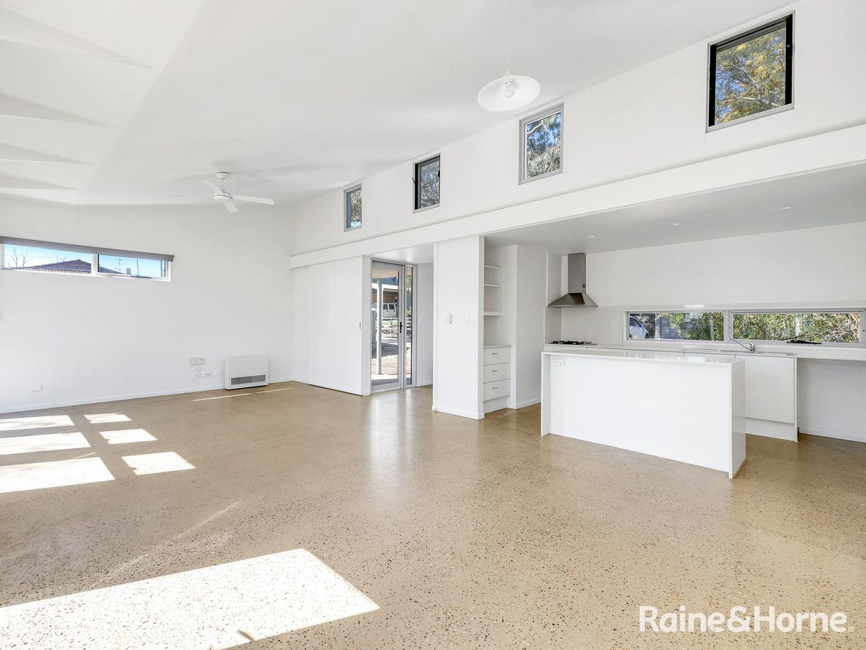 18B Eugenie Street — photo 3 of 19