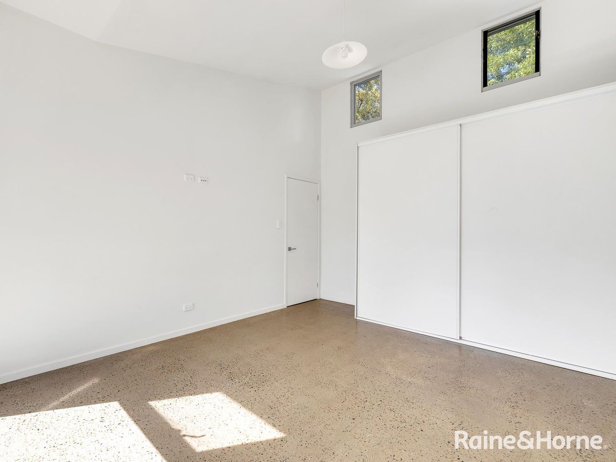 18B Eugenie Street — photo 8 of 19