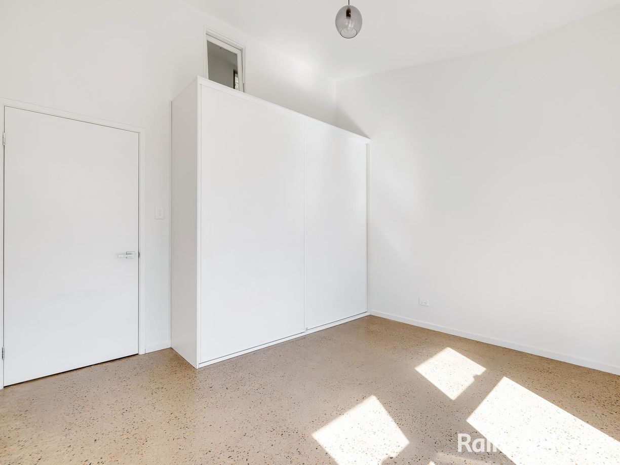 18B Eugenie Street — photo 10 of 19