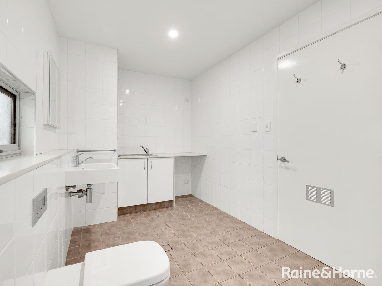 18B Eugenie Street — photo 12 of 19