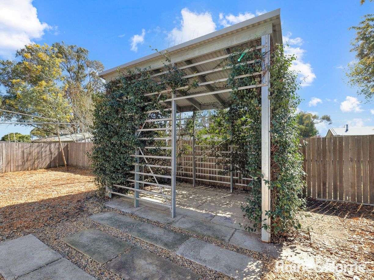 18B Eugenie Street — photo 14 of 19