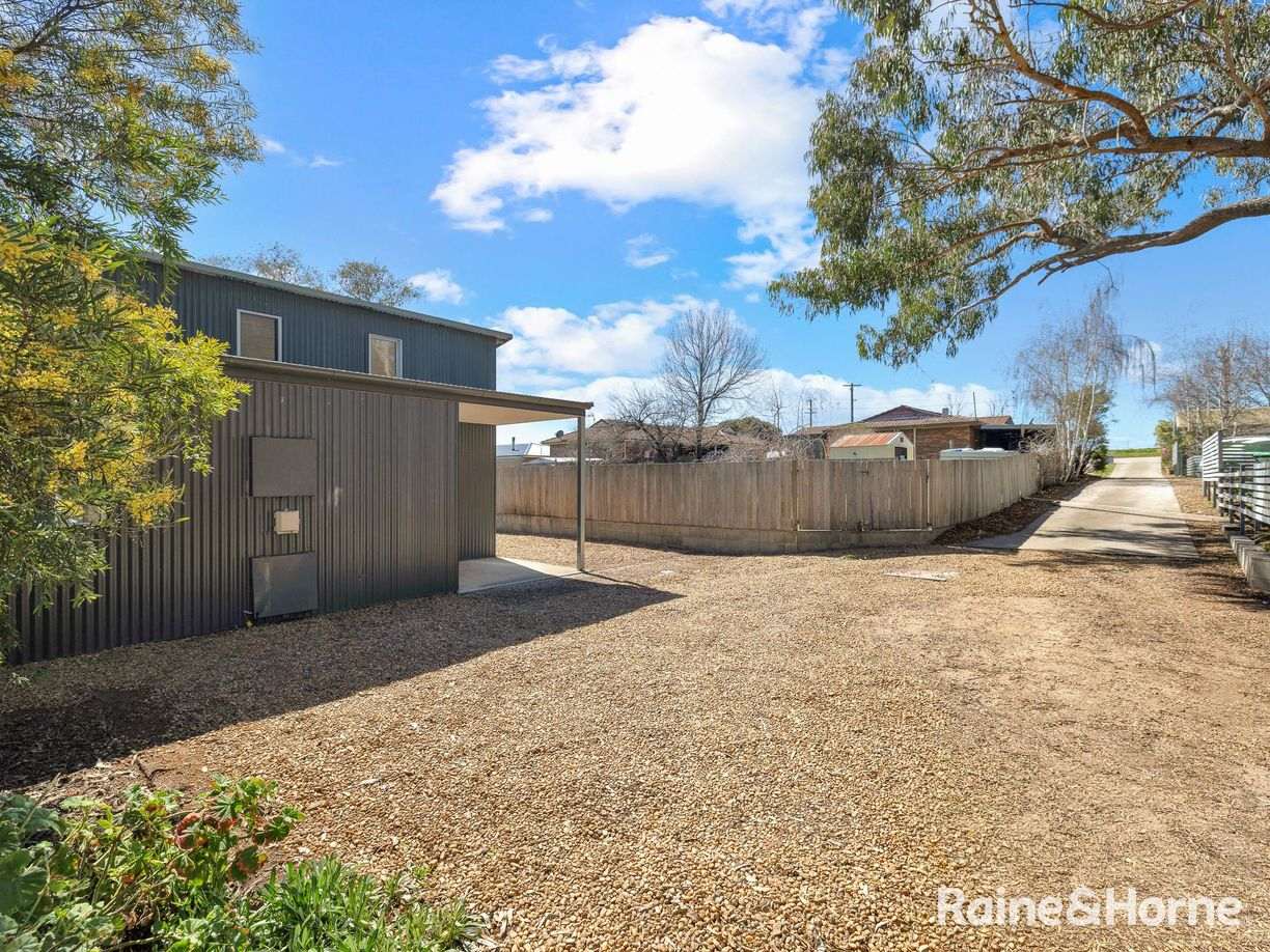 18B Eugenie Street — photo 16 of 19