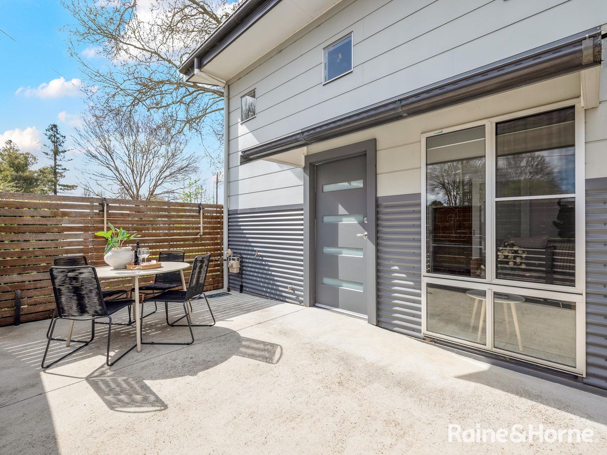 7/94 Havannah Street — photo 2 of 14