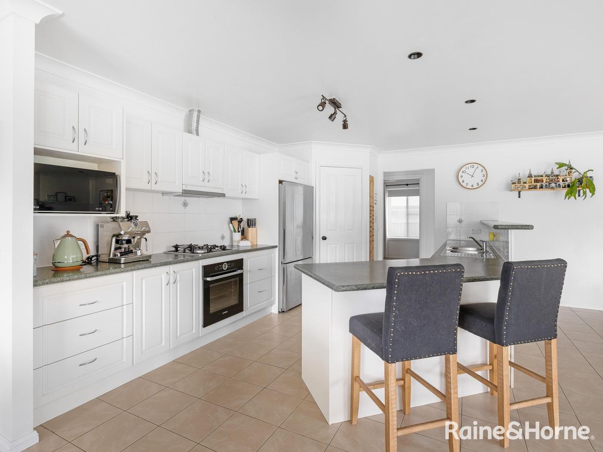 27 Federation Drive — photo 2 of 17