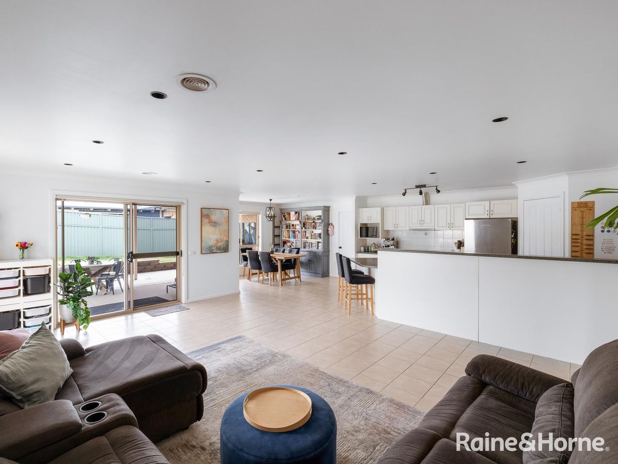 27 Federation Drive — photo 5 of 17